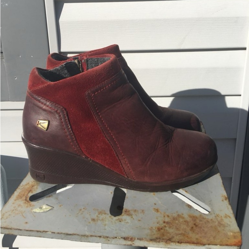 Women’s Keen wool lined burgundy wedge booties